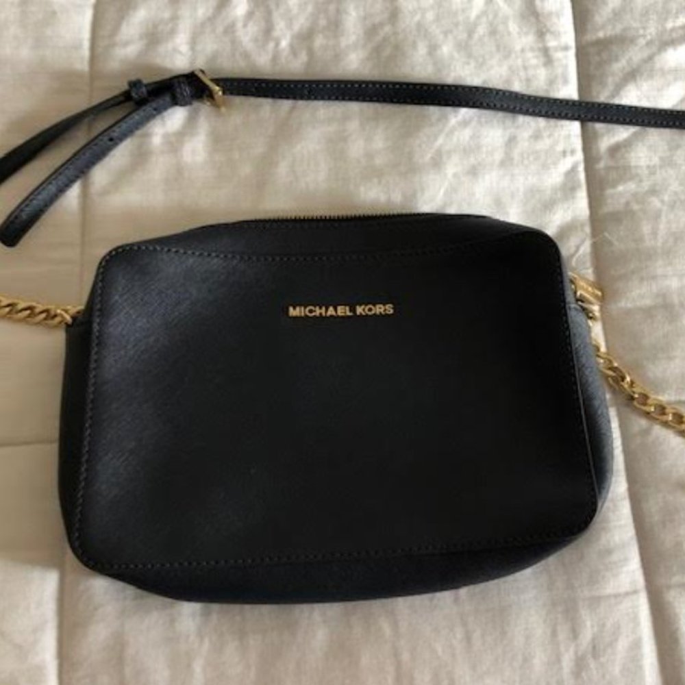 Michael Kors--Jet Crossbag